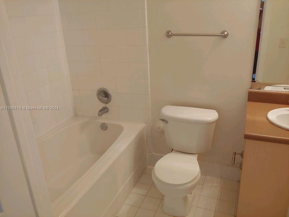 For Sale: $190,000 (1 beds, 1 baths, 760 Square Feet)