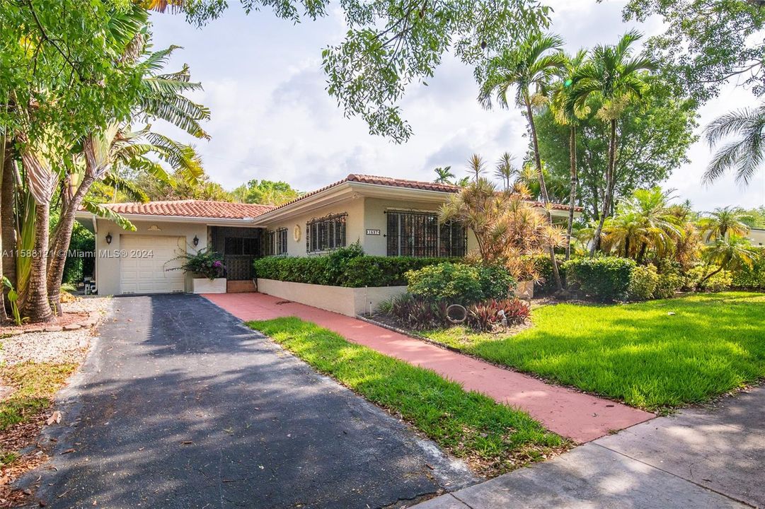 Active With Contract: $1,750,000 (3 beds, 2 baths, 2064 Square Feet)