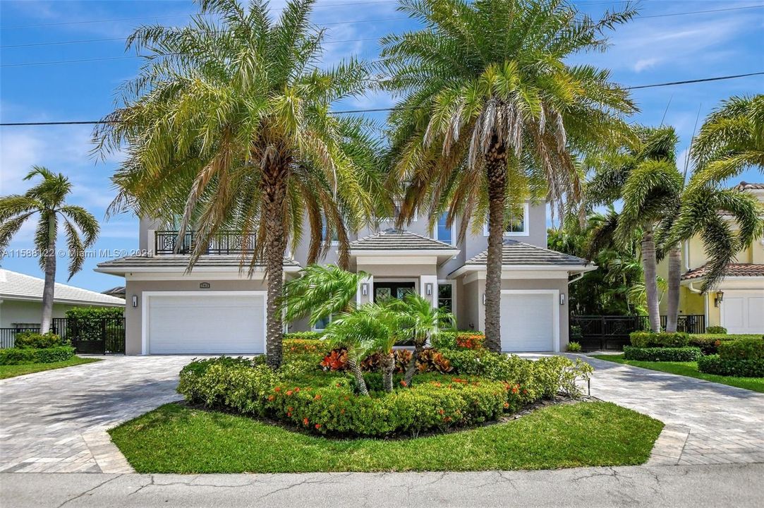 Recently Sold: $5,750,000 (4 beds, 5 baths, 4760 Square Feet)