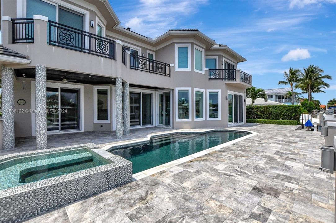 Recently Sold: $5,750,000 (4 beds, 5 baths, 4760 Square Feet)