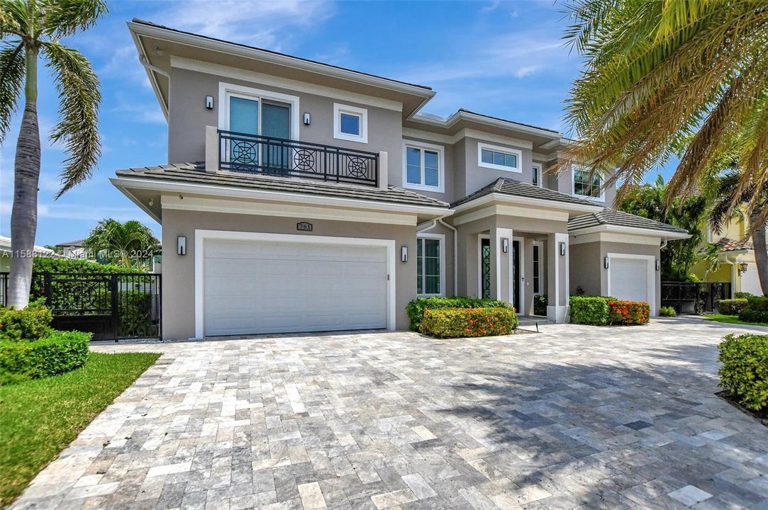 Recently Sold: $5,750,000 (4 beds, 5 baths, 4760 Square Feet)