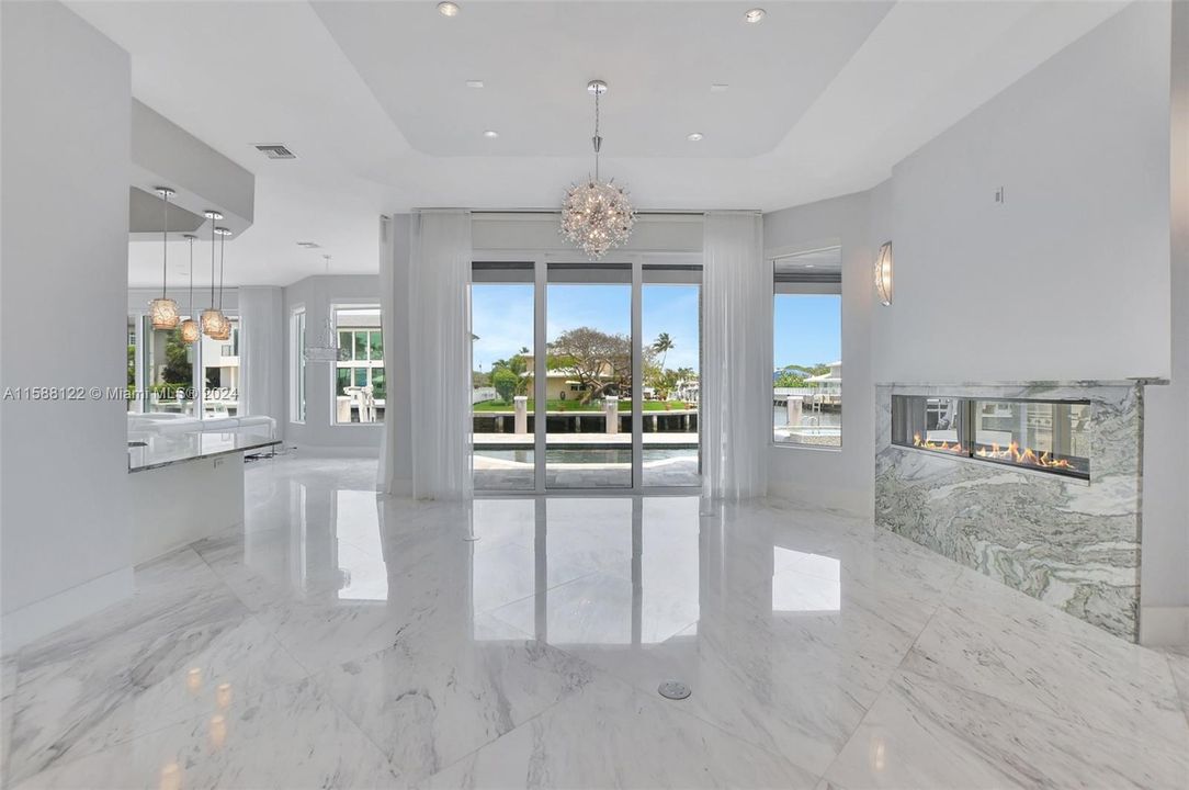 Recently Sold: $5,750,000 (4 beds, 5 baths, 4760 Square Feet)