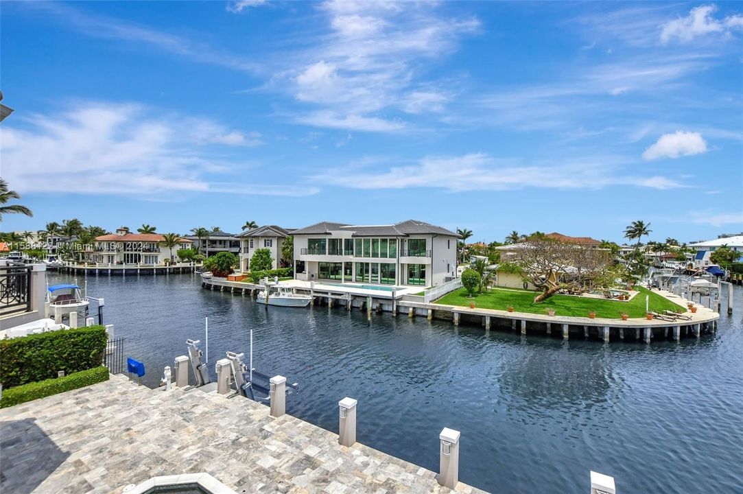 Recently Sold: $5,750,000 (4 beds, 5 baths, 4760 Square Feet)