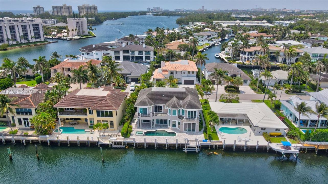 Recently Sold: $5,750,000 (4 beds, 5 baths, 4760 Square Feet)