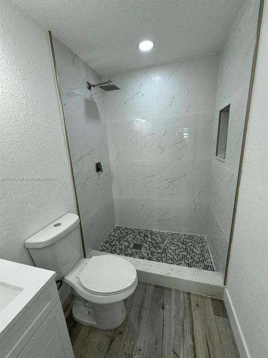 Activo con contrato: $539,900 (4 camas, 2 baños, 975 Pies cuadrados)