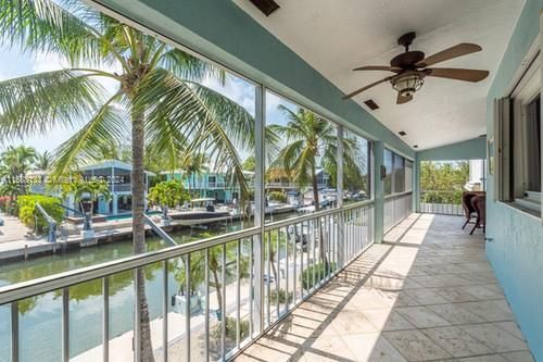 Active With Contract: $1,499,000 (3 beds, 2 baths, 1596 Square Feet)