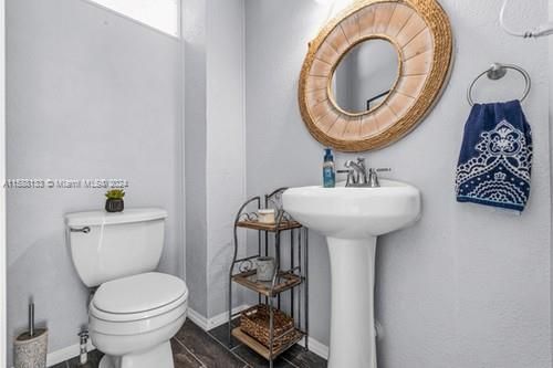 Active With Contract: $1,499,000 (3 beds, 2 baths, 1596 Square Feet)