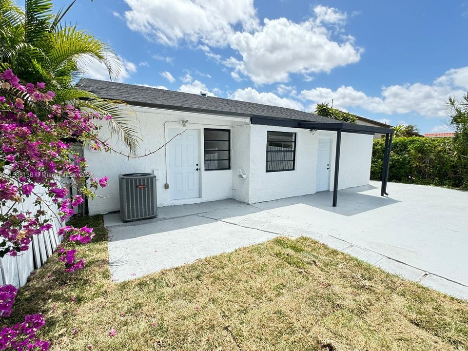 For Sale: $649,900 (3 beds, 2 baths, 1751 Square Feet)
