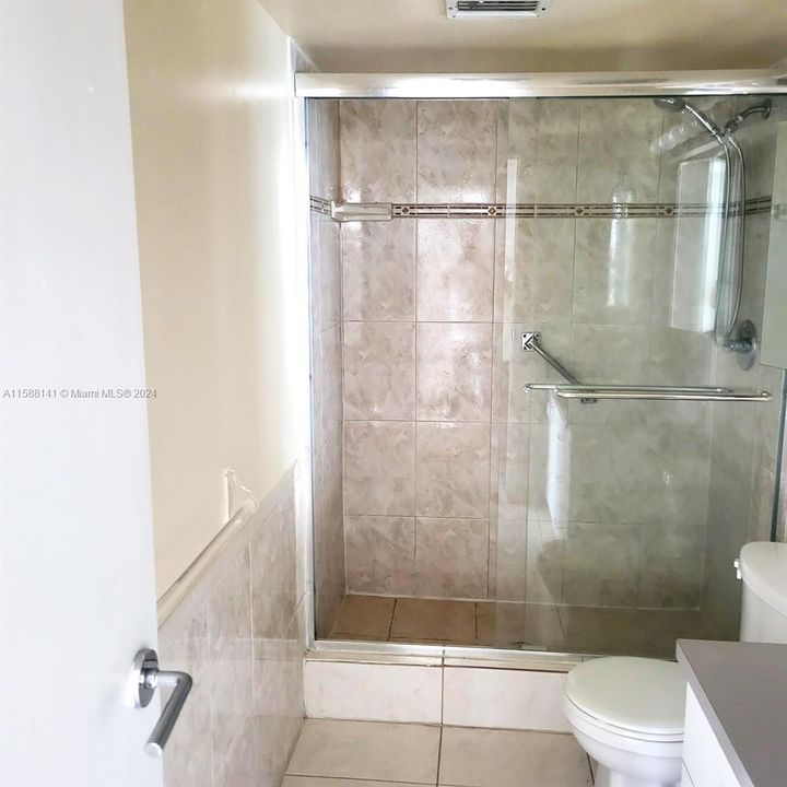 For Rent: $2,850 (2 beds, 2 baths, 1430 Square Feet)