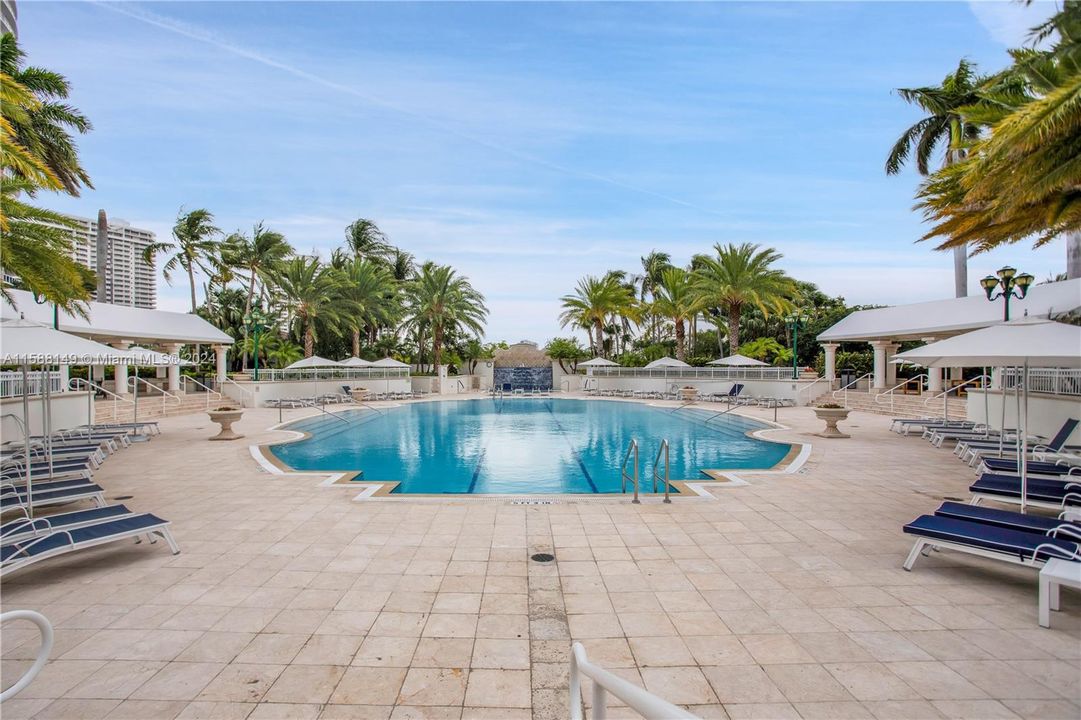 Recently Sold: $4,500,000 (5 beds, 5 baths, 4109 Square Feet)