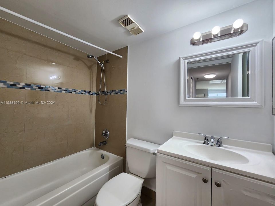 Недавно арендовано: $2,800 (2 спален, 2 ванн, 927 Квадратных фут)