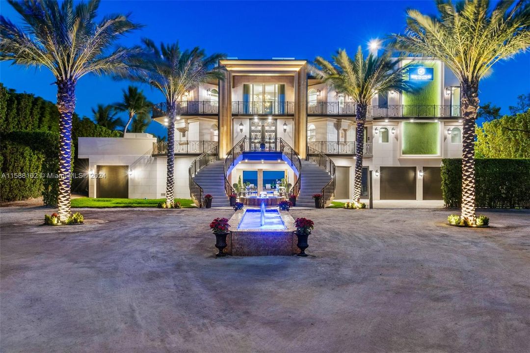 For Sale: $40,000,000 (7 beds, 7 baths, 8680 Square Feet)