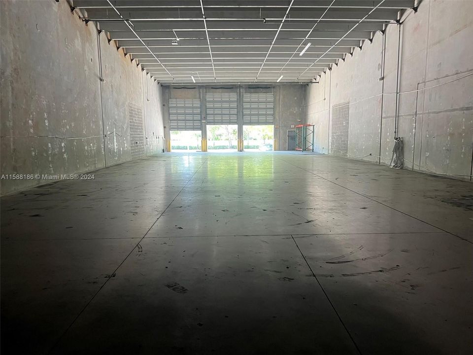 24' clear height warehouse with 3 dock height doors