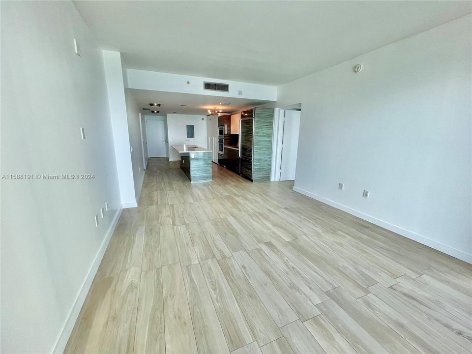 Recently Sold: $649,000 (1 beds, 1 baths, 854 Square Feet)