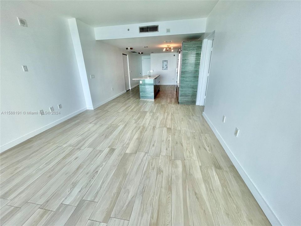 Recently Sold: $649,000 (1 beds, 1 baths, 854 Square Feet)