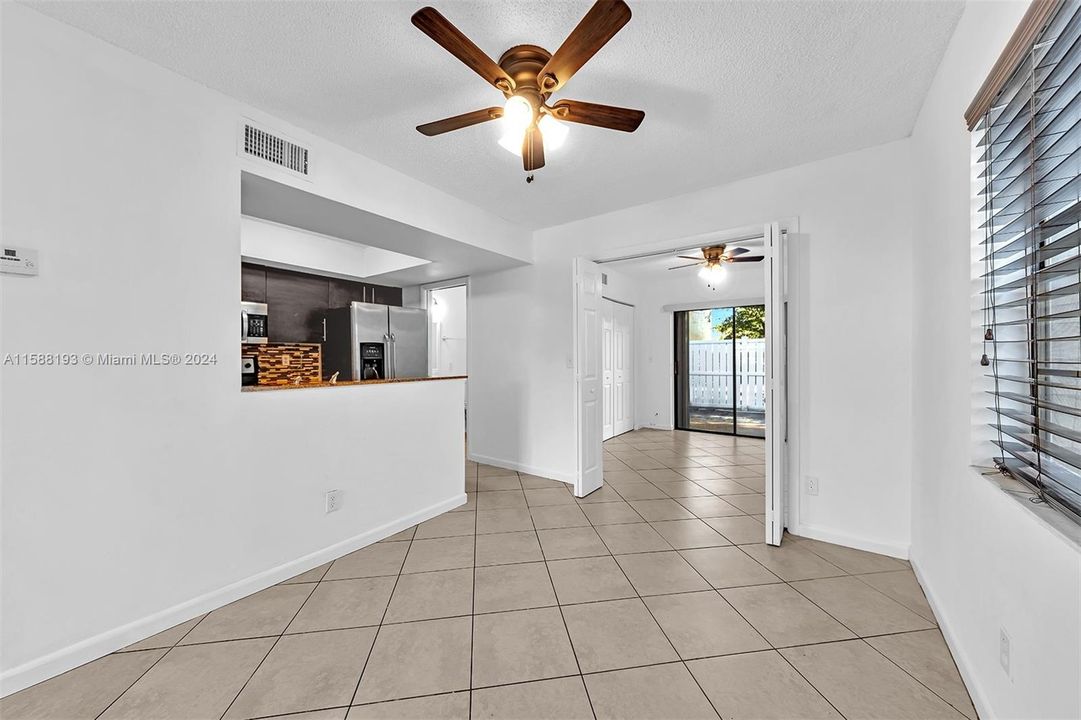 For Sale: $300,000 (3 beds, 2 baths, 1260 Square Feet)