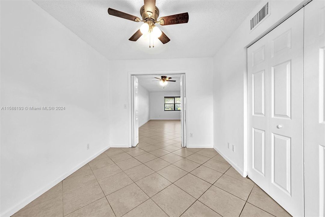 For Sale: $300,000 (3 beds, 2 baths, 1260 Square Feet)