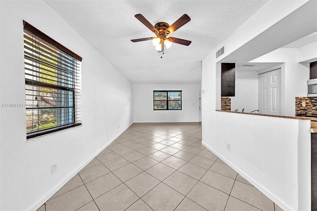 For Sale: $300,000 (3 beds, 2 baths, 1260 Square Feet)