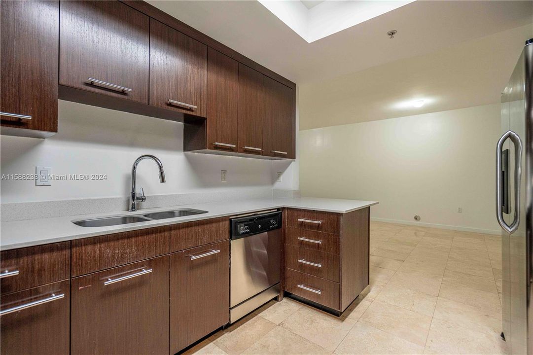 For Rent: $3,600 (2 beds, 2 baths, 1242 Square Feet)