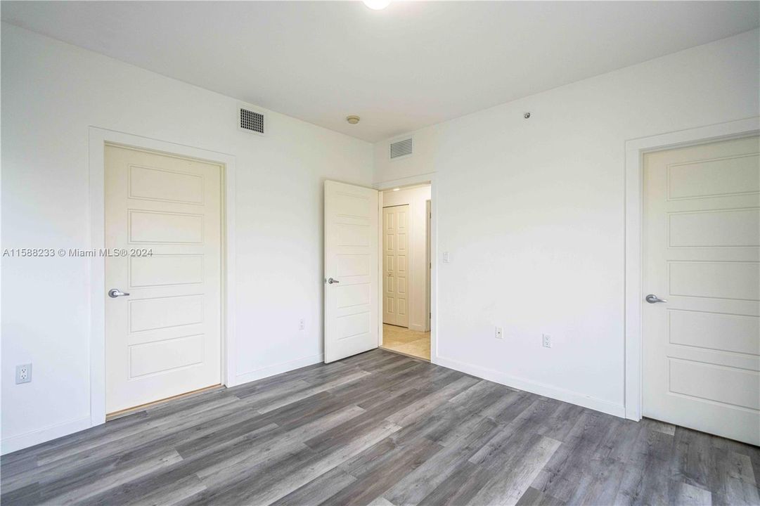 For Rent: $3,600 (2 beds, 2 baths, 1242 Square Feet)