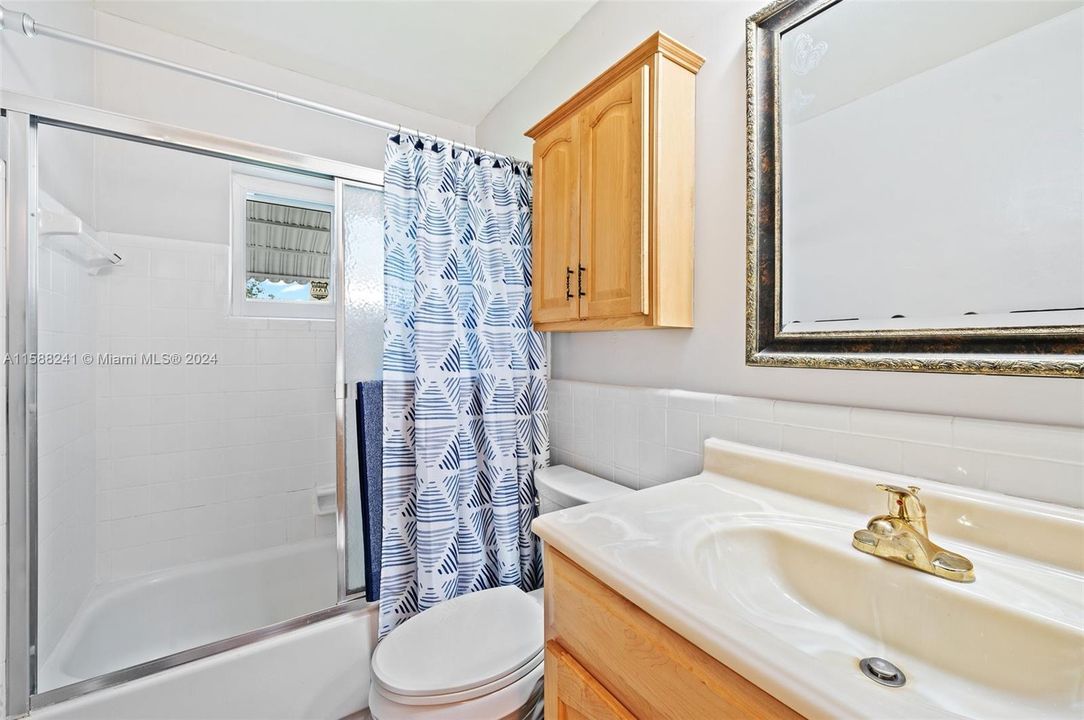 For Sale: $379,900 (2 beds, 2 baths, 1342 Square Feet)