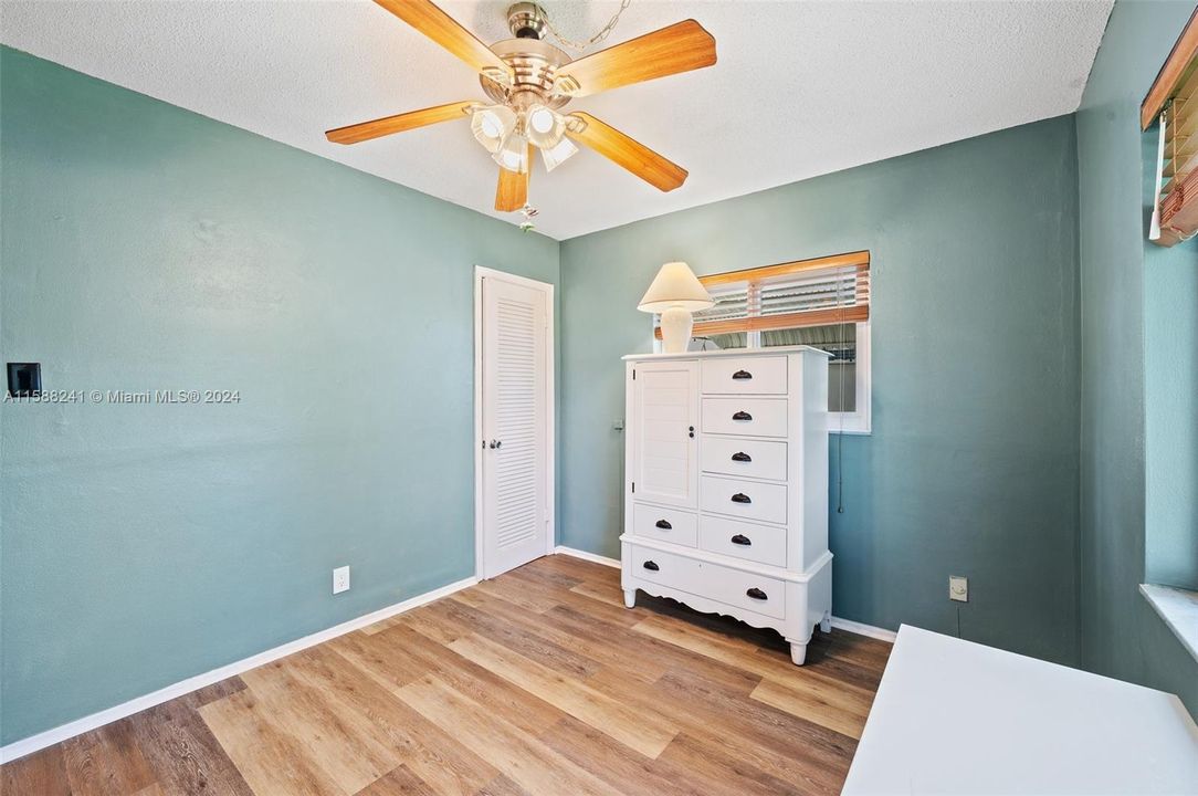 For Sale: $379,900 (2 beds, 2 baths, 1342 Square Feet)