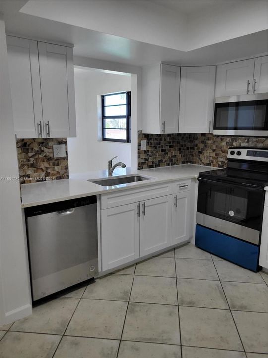 For Sale: $329,000 (2 beds, 2 baths, 1250 Square Feet)