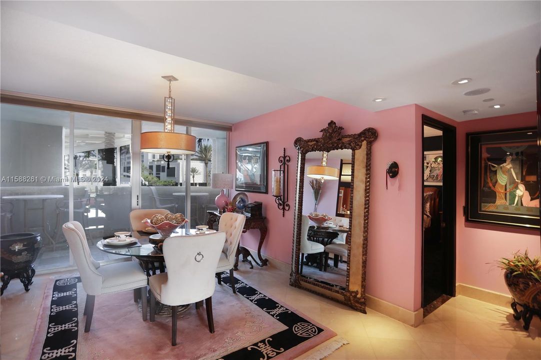 Active With Contract: $1,395,000 (2 beds, 2 baths, 1860 Square Feet)