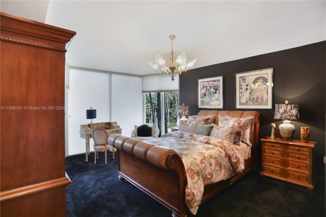 Active With Contract: $1,395,000 (2 beds, 2 baths, 1860 Square Feet)