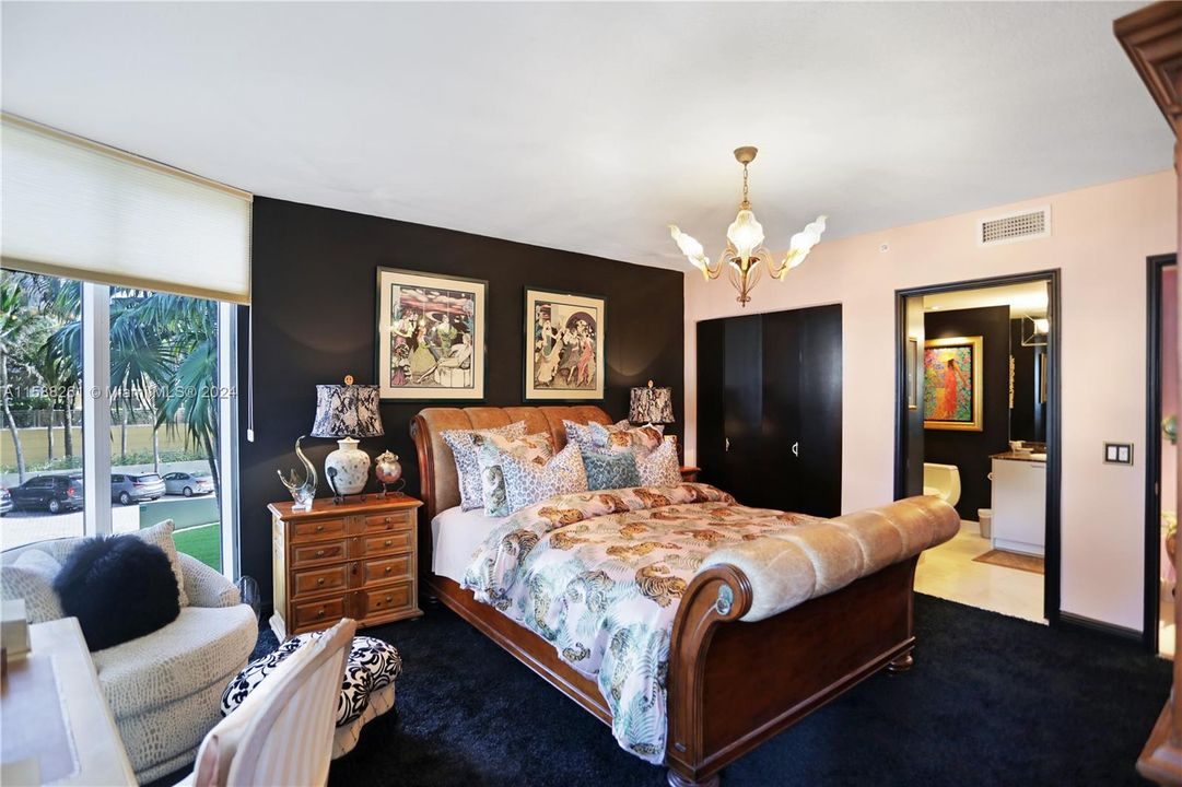 Active With Contract: $1,395,000 (2 beds, 2 baths, 1860 Square Feet)