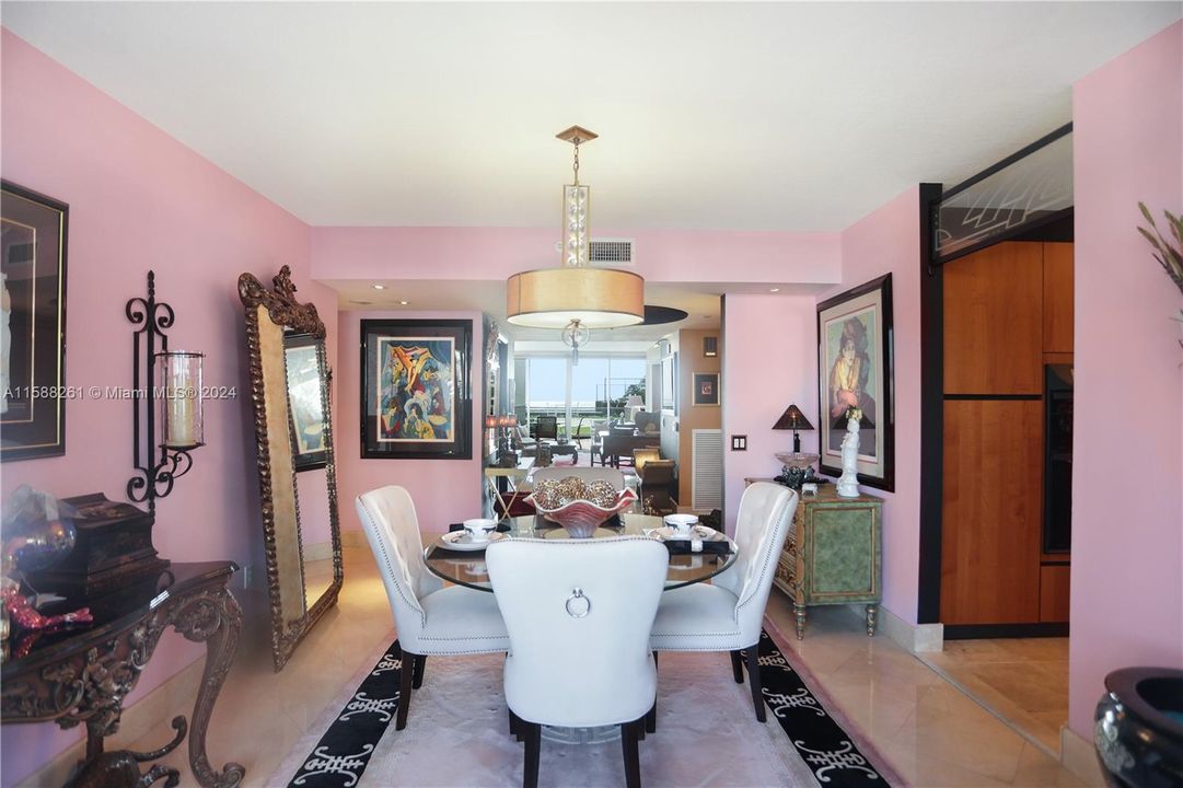 Active With Contract: $1,395,000 (2 beds, 2 baths, 1860 Square Feet)