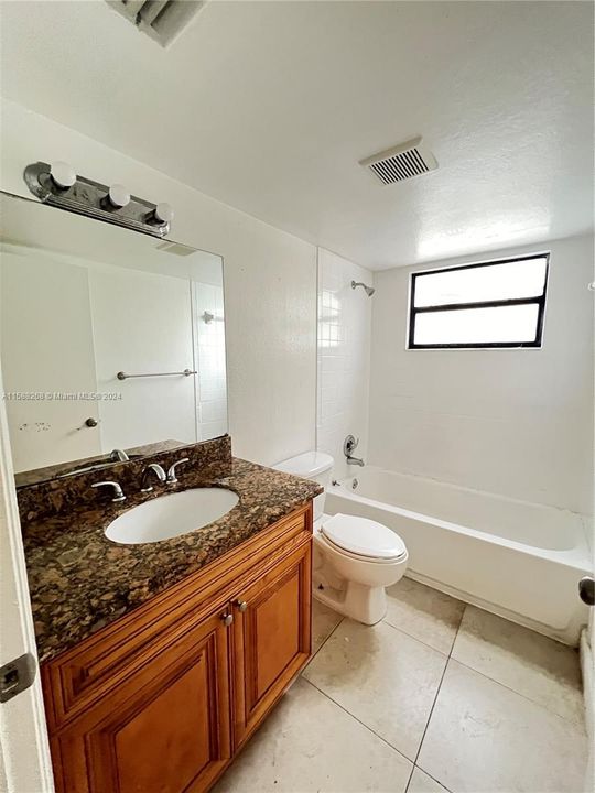 For Rent: $1,900 (2 beds, 2 baths, 904 Square Feet)