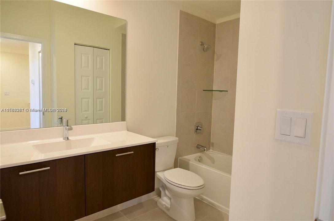 Active With Contract: $3,400 (3 beds, 2 baths, 1425 Square Feet)