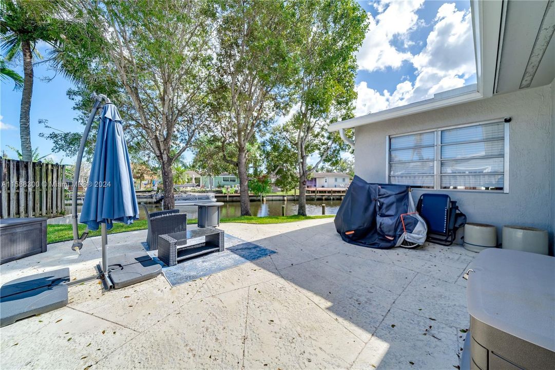 For Sale: $780,000 (3 beds, 3 baths, 2358 Square Feet)