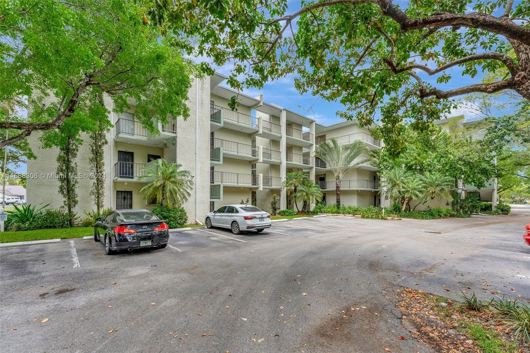Active With Contract: $285,000 (2 beds, 2 baths, 1280 Square Feet)