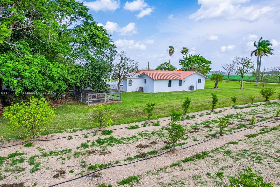 For Sale: $2,000,000 (4 beds, 3 baths, 2698 Square Feet)