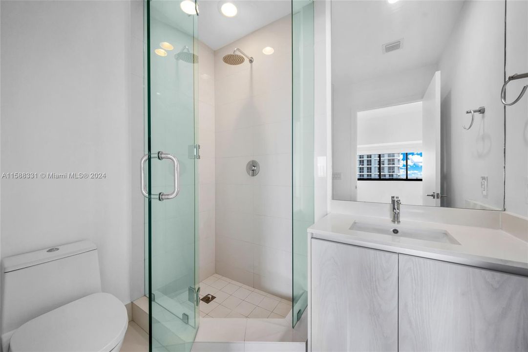 Active With Contract: $5,700 (2 beds, 3 baths, 1187 Square Feet)