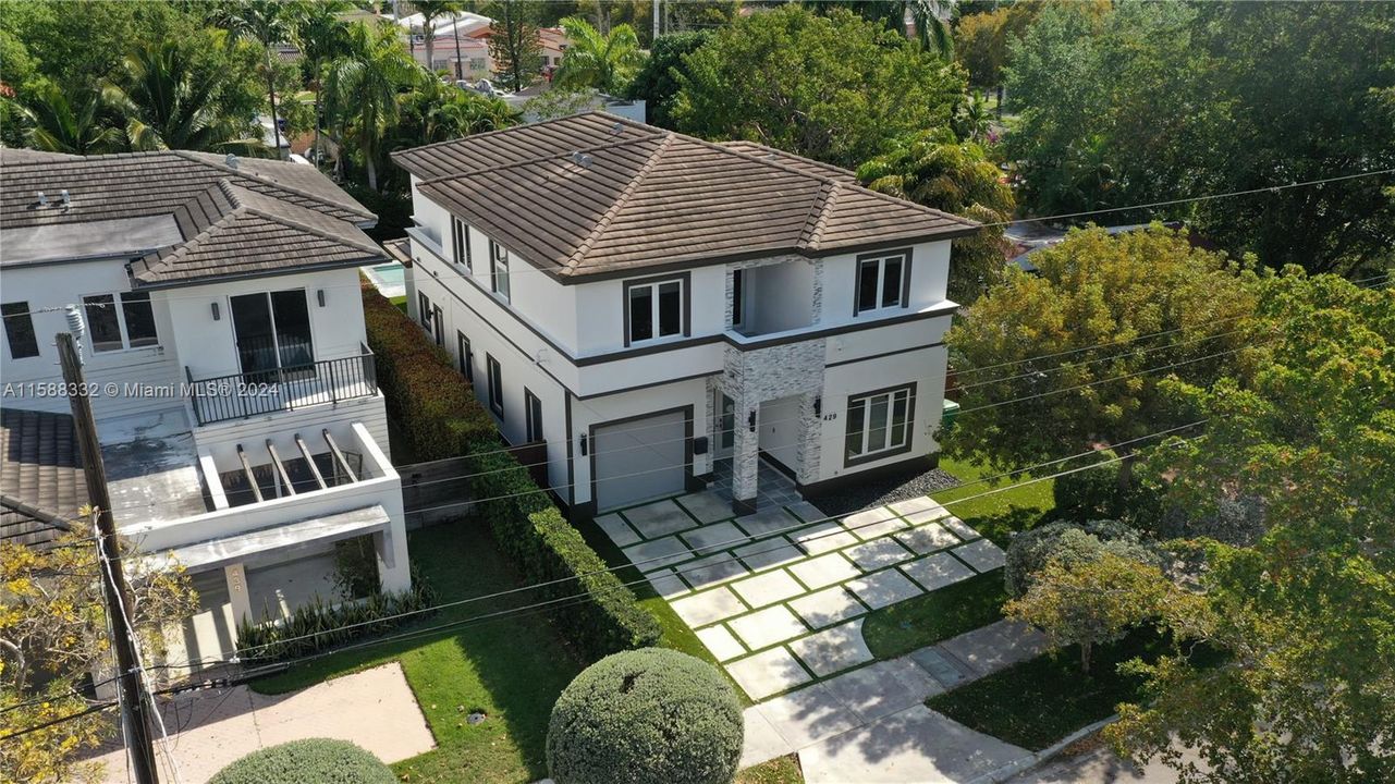 En Venta: $3,695,000 (5 camas, 5 baños, 3738 Pies cuadrados)