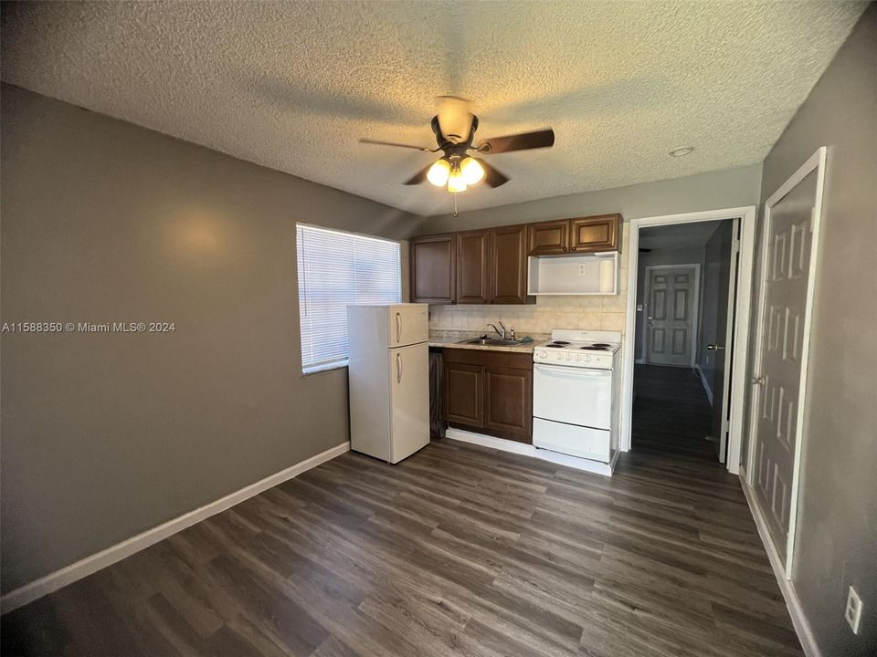 Recently Rented: $1,450 (1 beds, 1 baths, 650 Square Feet)