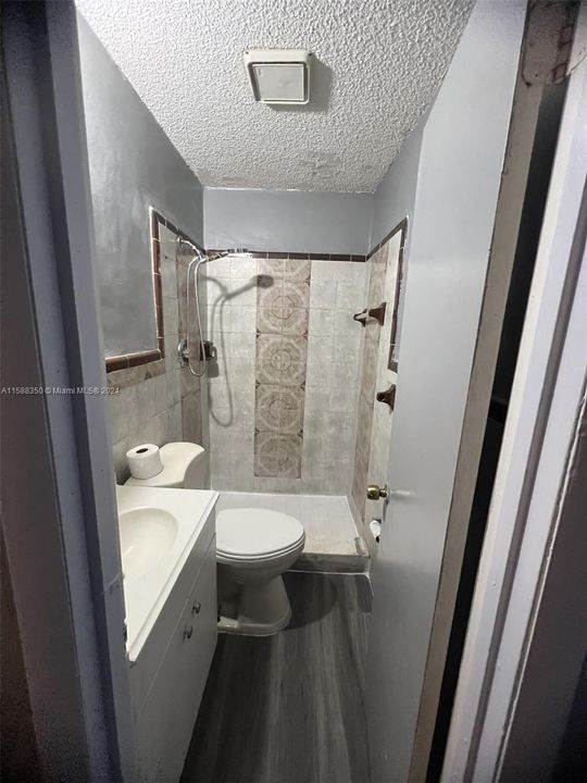 Recently Rented: $1,450 (1 beds, 1 baths, 650 Square Feet)