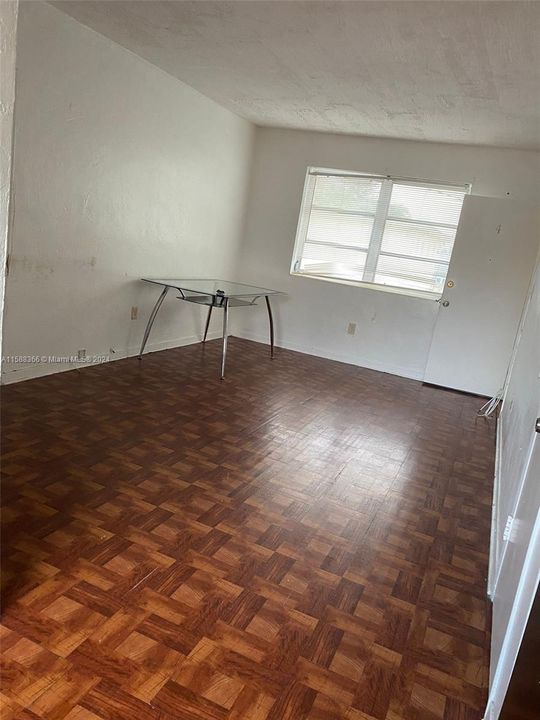 Recently Rented: $1,900 (2 beds, 2 baths, 900 Square Feet)