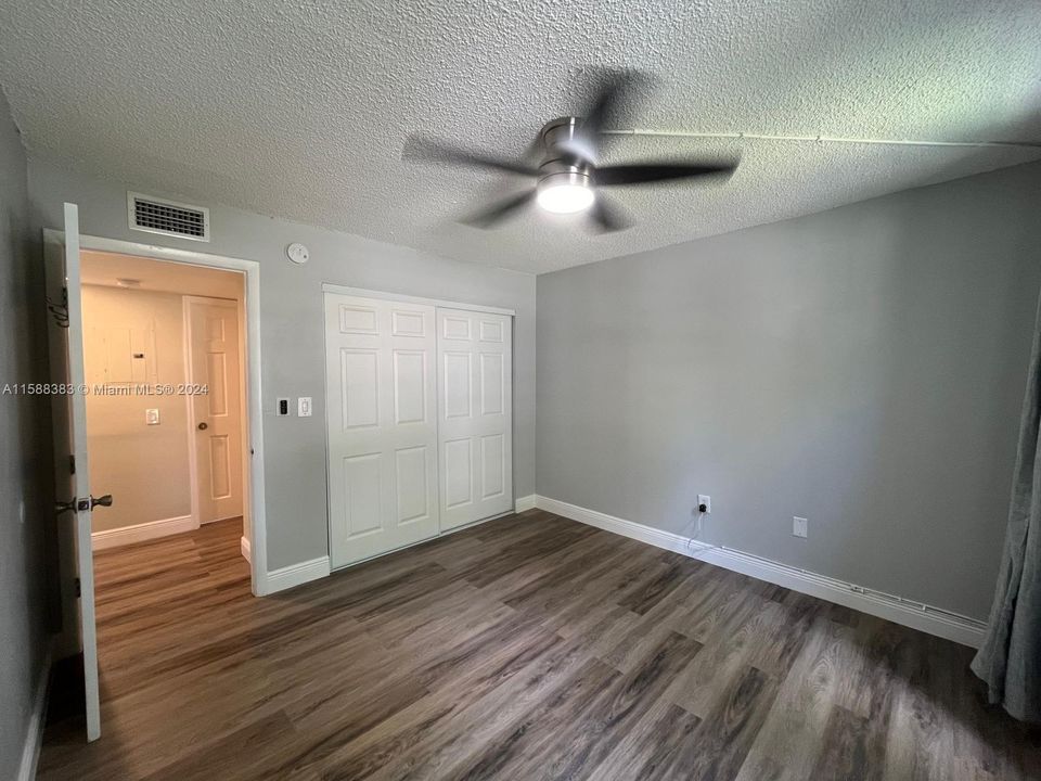 Active With Contract: $2,800 (3 beds, 2 baths, 1262 Square Feet)