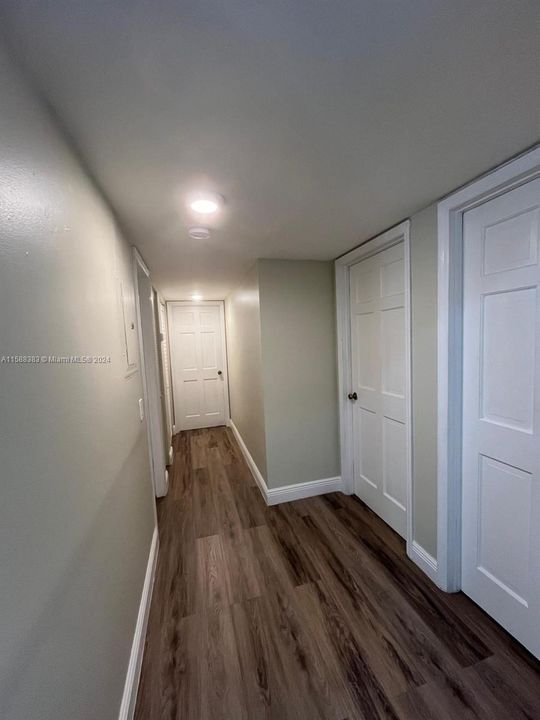 Active With Contract: $2,800 (3 beds, 2 baths, 1262 Square Feet)