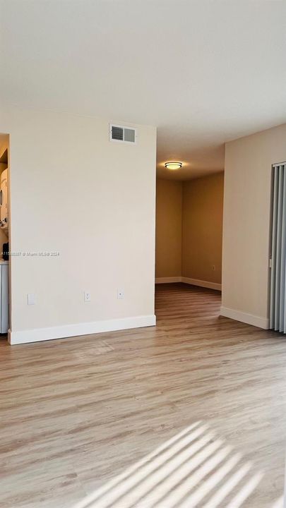 Active With Contract: $260,000 (1 beds, 1 baths, 630 Square Feet)
