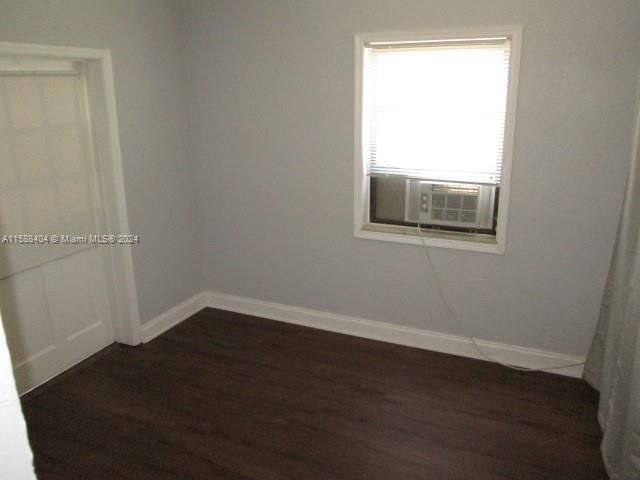 For Rent: $2,695 (3 beds, 1 baths, 1350 Square Feet)