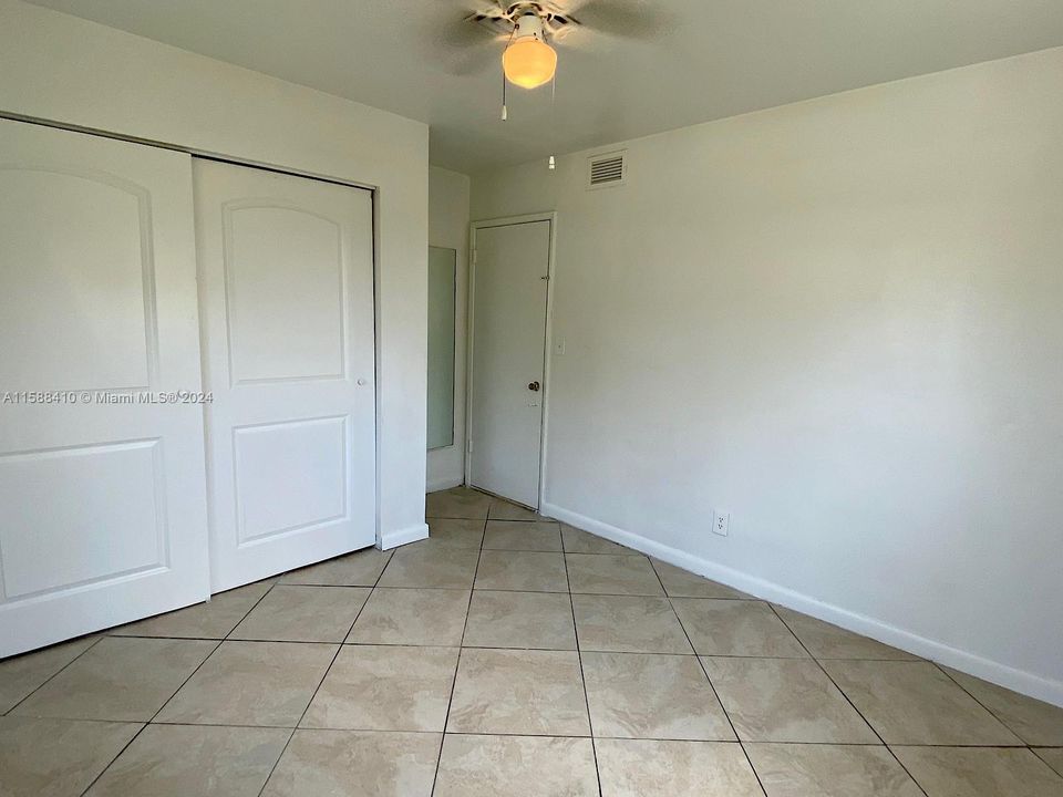 Active With Contract: $2,600 (3 beds, 2 baths, 1208 Square Feet)