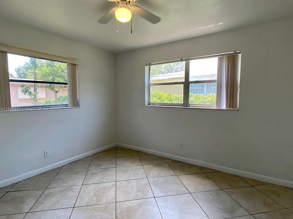 Active With Contract: $2,600 (3 beds, 2 baths, 1208 Square Feet)