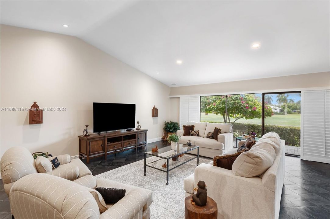 Active With Contract: $659,000 (2 beds, 2 baths, 2300 Square Feet)
