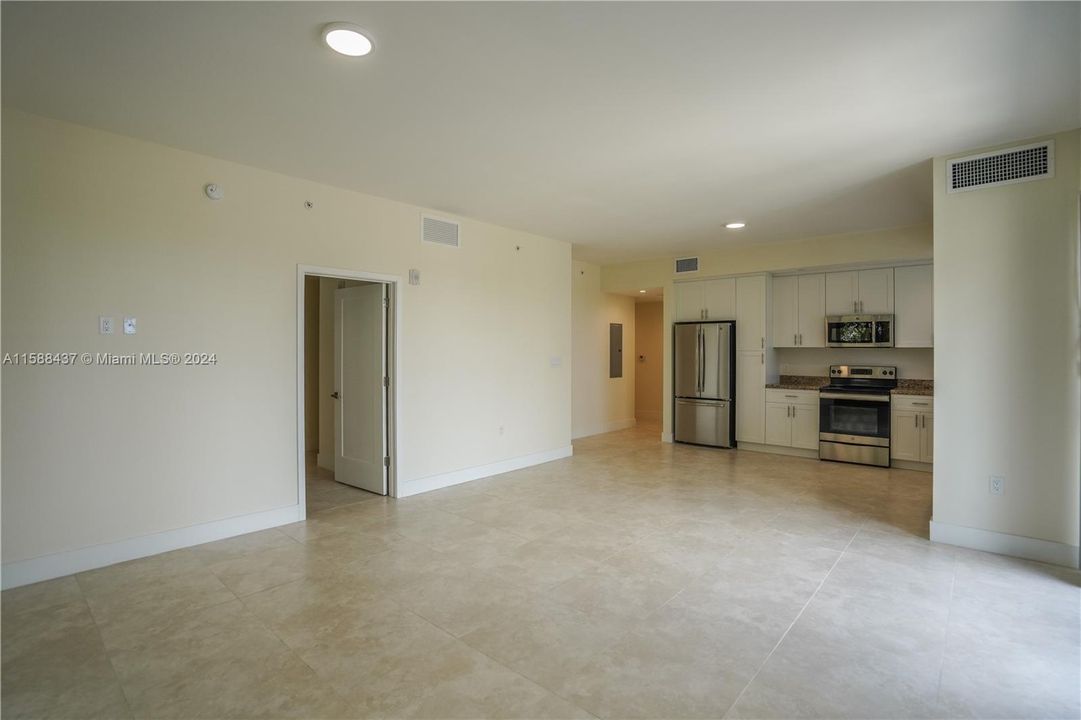 For Rent: $5,100 (3 beds, 2 baths, 1458 Square Feet)