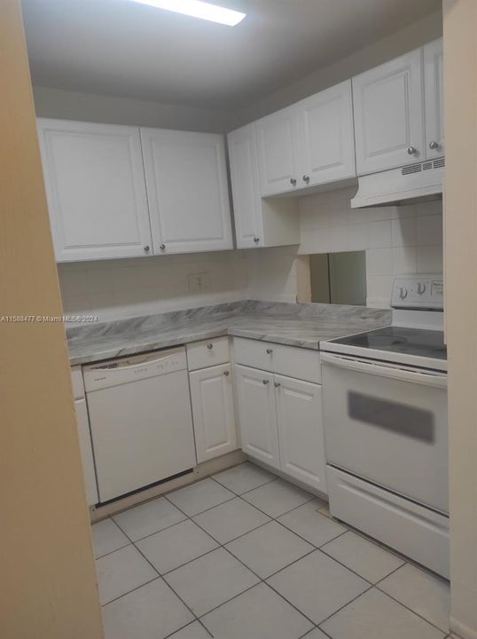 Recently Rented: $1,700 (2 beds, 2 baths, 950 Square Feet)